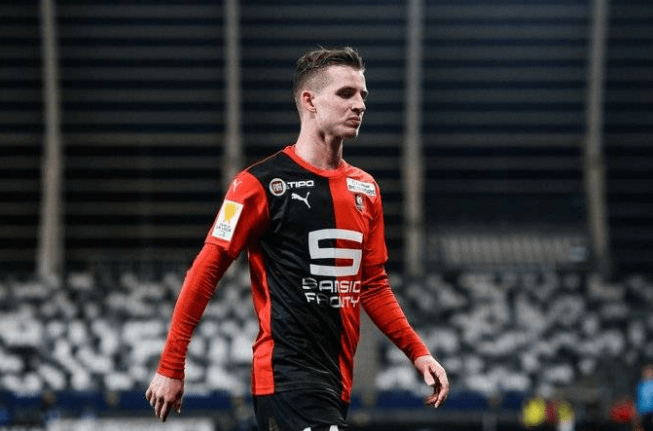  斯特拉斯堡主场战平布雷斯特保级成功  