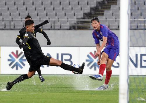  昂热队长染红离场导致局势急转直下  