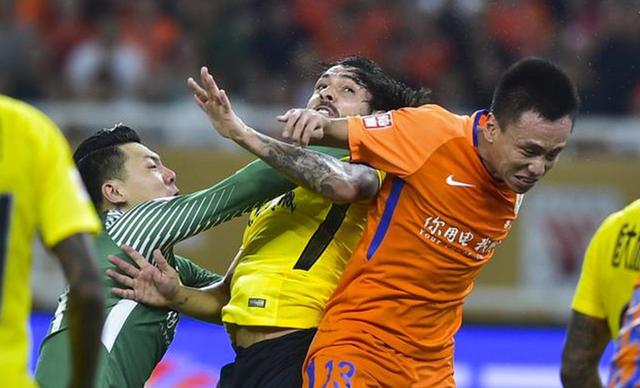  国际米兰客场落败，争冠形势急转直下